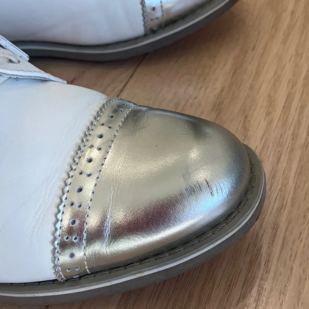 G/Fore women’s silver white cap toe golf shoes size 7 - Picture 3 of 5
